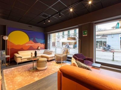 Locale commerciale in Via Borgomanero 43 - Torino