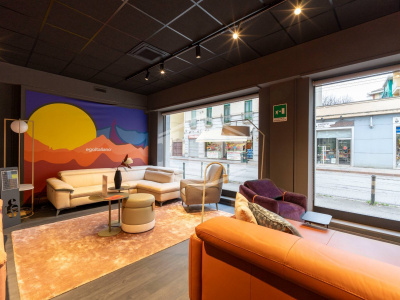 Locale commerciale in Via Borgomanero 43 - Torino