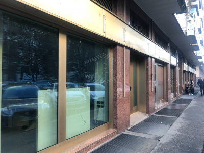 Locale commerciale in Via Viberti 1bis - Torino (TO)