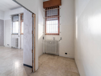 Locale commerciale in Via Vassalli Eandi 34 - Torino (TO)