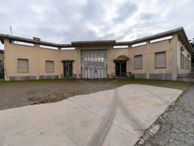 Immobile industriale in Strada Carignano 33 - La Loggia (TO)