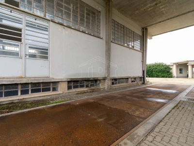 Immobile industriale in Strada Carignano 33 - La Loggia (TO)