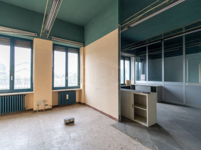 Immobile industriale in Strada Carignano 33 - La Loggia (TO)