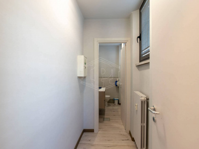 Locale commerciale in via Bainsizza, 6-Torino