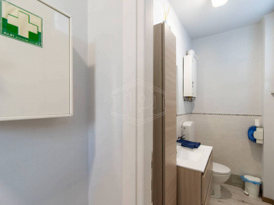 Locale commerciale in via Bainsizza, 6-Torino