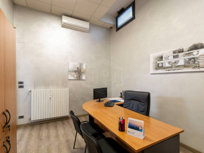 Locale commerciale in via Bainsizza, 6-Torino