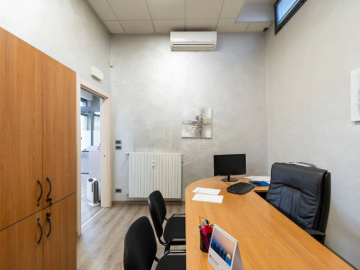 Locale commerciale in via Bainsizza, 6-Torino