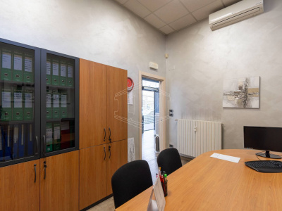 Locale commerciale in via Bainsizza, 6-Torino
