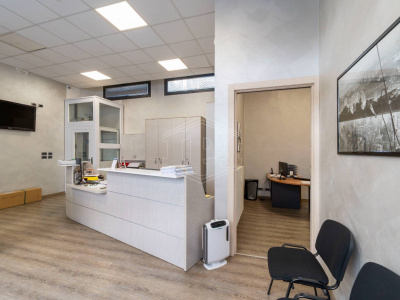 Locale commerciale in via Bainsizza, 6-Torino