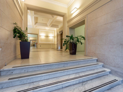 Ufficio direzionale in Via Confienza 10 - Torino