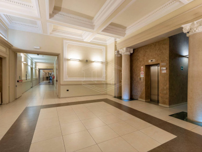 Ufficio direzionale in Via Confienza 10 - Torino
