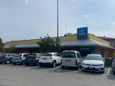 Locale commerciale a reddito in Piazza Piave 4 - Cossato (BI)