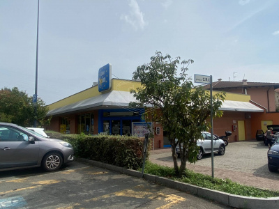 Locale commerciale a reddito in Piazza Piave 4 - Cossato (BI)