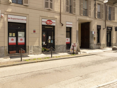 Locale commerciale a reddito
Via Fratelli Calandra 11
Torino