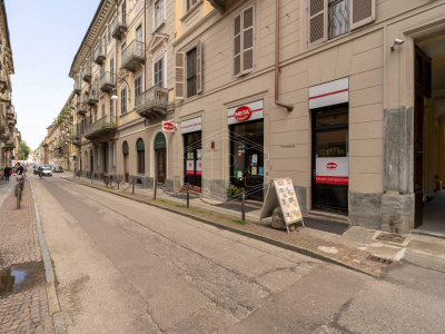 Locale commerciale a reddito
Via Fratelli Calandra 11
Torino