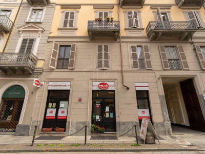 Locale commerciale a reddito
Via Fratelli Calandra 11
Torino