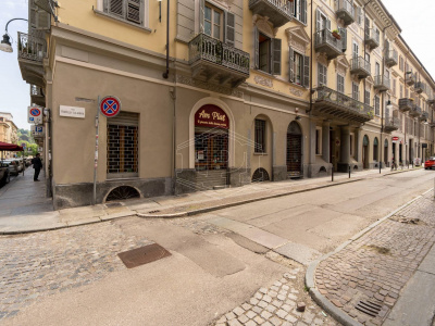 Locale commerciale a reddito
Via Fratelli Calandra 11
Torino