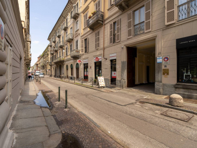 Locale commerciale a reddito
Via Fratelli Calandra 11
Torino