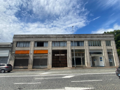 Locale commerciale in Corso Nigra 78 - Ivrea (TO)