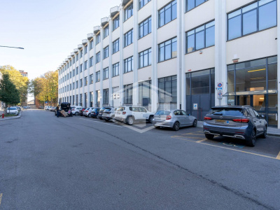 Immobile direzionale in Via Perugia, 56 - Torino
