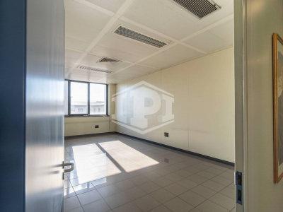 Immobile direzionale in Via Perugia, 56 - Torino