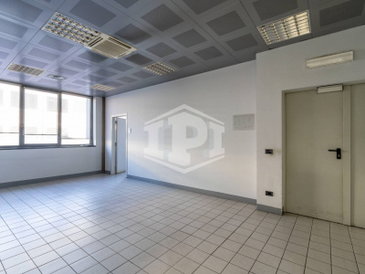 Immobile direzionale in Via Perugia, 56 - Torino