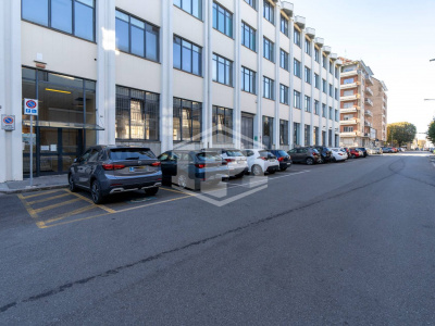 Immobile direzionale in Via Perugia, 56 - Torino