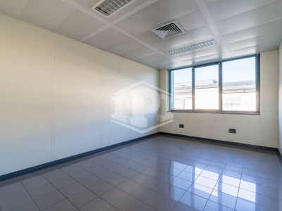 Immobile direzionale in Via Perugia, 56 - Torino