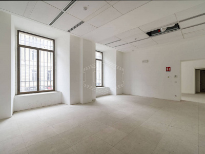 Ufficio direzionale in Via Confienza 10 - Torino