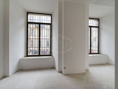 Ufficio direzionale in Via Confienza 10 - Torino