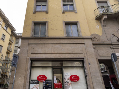 Locale commerciale uso centro estetico in Via Giovanni Giolitti 24 - Torino (TO)