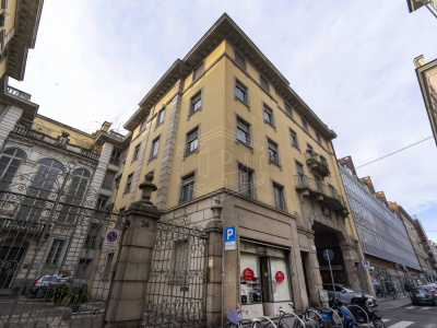 Locale commerciale uso centro estetico in Via Giovanni Giolitti 24 - Torino (TO)