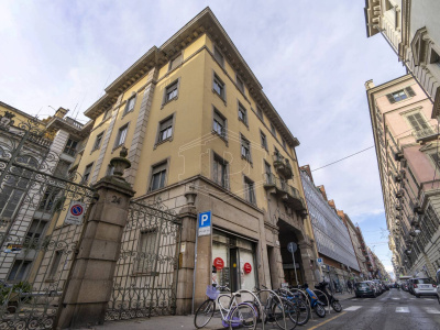 Locale commerciale uso centro estetico in Via Giovanni Giolitti 24 - Torino (TO)