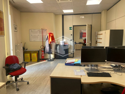 Locale commerciale in Corso Peschiera, 145 (TO)