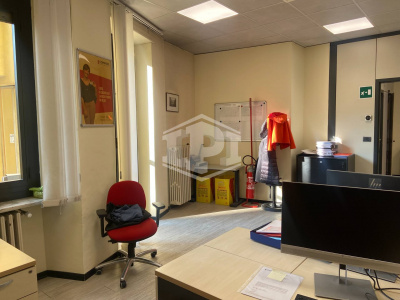 Locale commerciale in Corso Peschiera, 145 (TO)