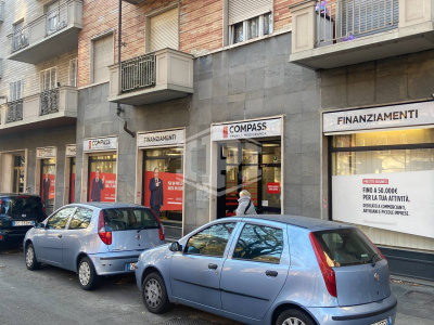 Locale commerciale in Corso Peschiera, 145 (TO)