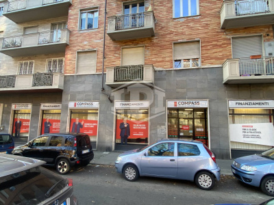 Locale commerciale in Corso Peschiera, 145 (TO)