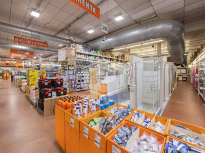 Edificio commerciale in Via Circonvallazione Nuova, 22 Rimini