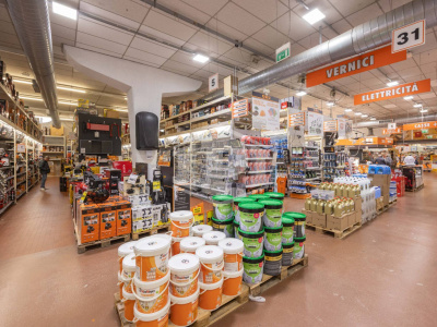 Edificio commerciale in Via Circonvallazione Nuova, 22 Rimini