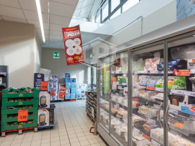 Edificio commerciale in Via Circonvallazione Nuova, 22 Rimini