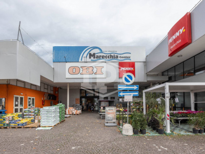 Edificio commerciale in Via Circonvallazione Nuova, 22 Rimini