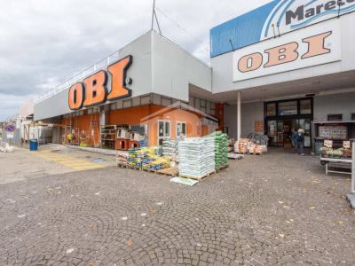 Edificio commerciale in Via Circonvallazione Nuova, 22 Rimini