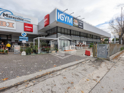 Edificio commerciale in Via Circonvallazione Nuova, 22 Rimini