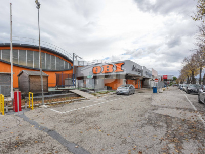 Edificio commerciale in Via Circonvallazione Nuova, 22 Rimini