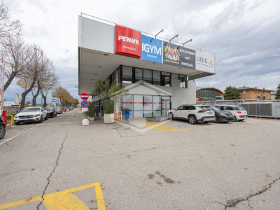 Edificio commerciale in Via Circonvallazione Nuova, 22 Rimini