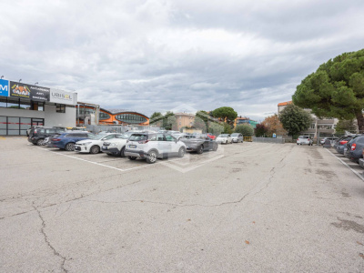 Edificio commerciale in Via Circonvallazione Nuova, 22 Rimini