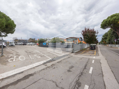 Edificio commerciale in Via Circonvallazione Nuova, 22 Rimini