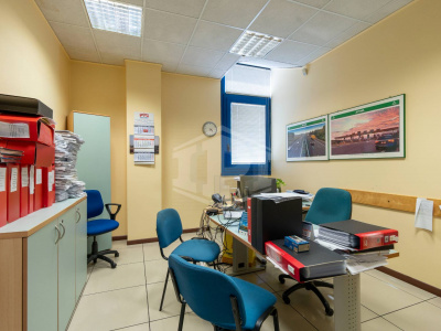 Ufficio direzionale in strada della Cebrosa, 86 - Torino