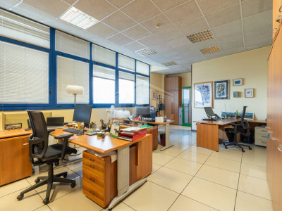 Ufficio direzionale in strada della Cebrosa, 86 - Torino