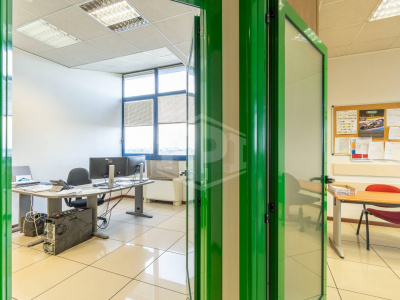 Ufficio direzionale in strada della Cebrosa, 86 - Torino